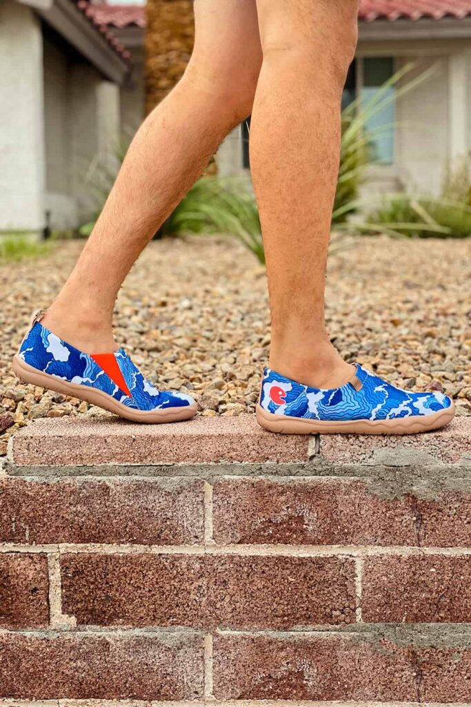 EIN Footwear Best Travel Shoes