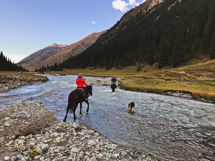 Kyrgyzstan Horseback Riding near Altyn Arashan // Local Adventurer