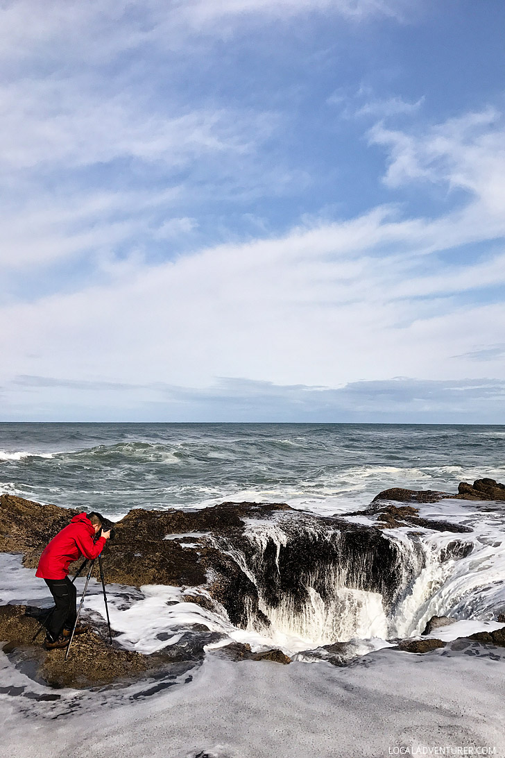 Thor's Well + Essential Tips for Your Visit to Cape Perpetua Scenic Area on the Oregon Coast // localadventurer.com
